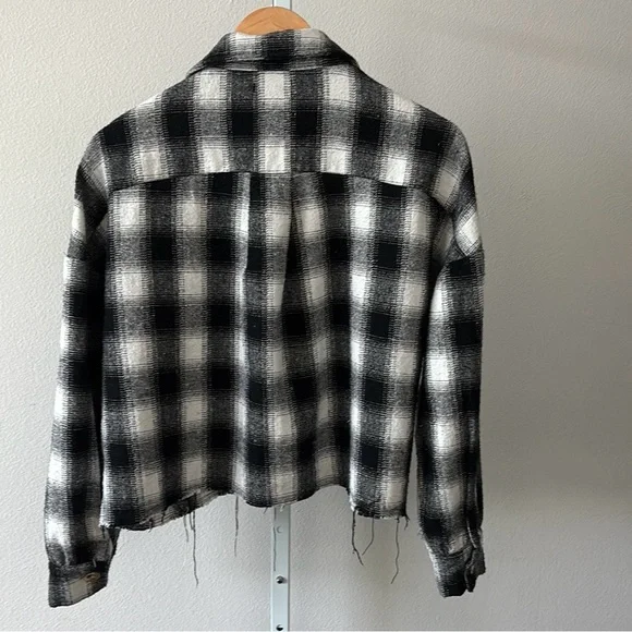 Plaid Shacket L Boyfriend Fit Black/White Cropped Raw Hem Grunge Streetwear BTS - Picture 3 of 12